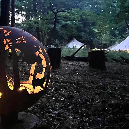 Bivouac Loups Espace Rambouillet Parc Forestier Et Animalier Luxusní stan